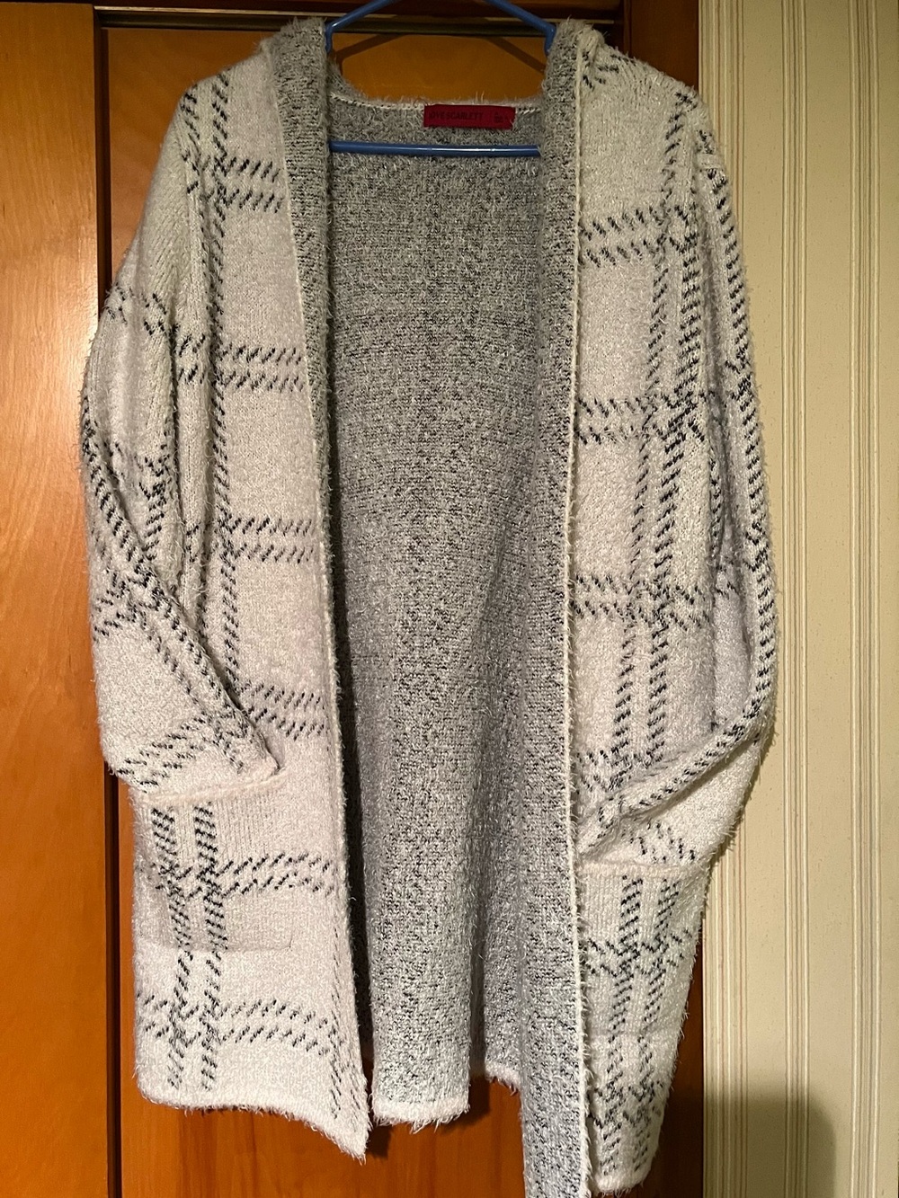 Ladies Cozy Cream Plaid Open-Front Women's Sweater Cardigan, size Medium